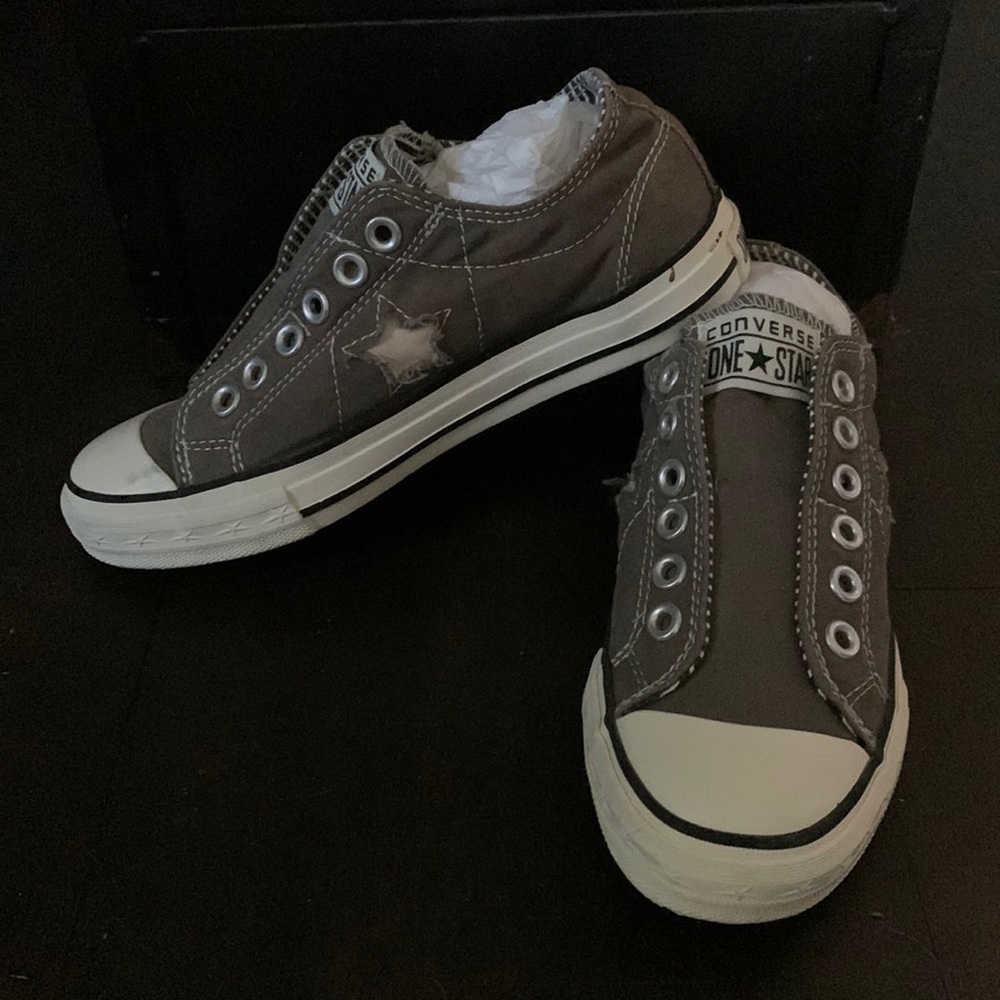 Converse VINTAGE Like New SIZE 6